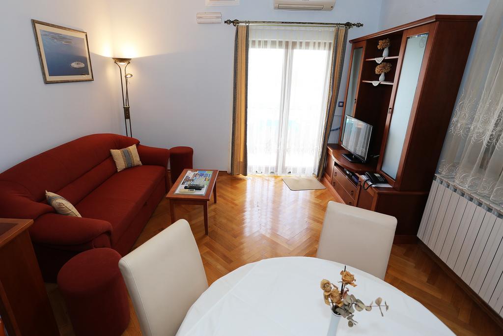 Couette-café Ivana 3*