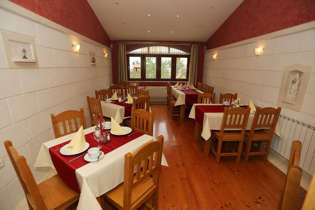 Ivana Bed & Breakfast 3*